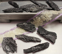 black kyanite blades